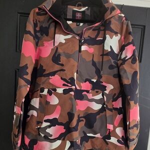 NEW Swiss Tech woman's Lightweight Waterproof Pullover size XL pink Camo
